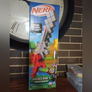 NIB. NERF Minecraft Heartstealer Dart Blaster